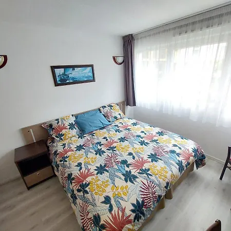 Meuble Avec Parking Idealement Place דירה *