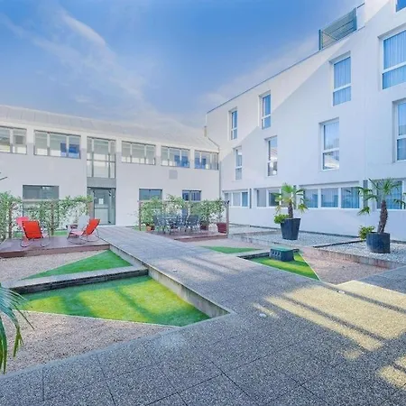 Apartment Meuble Avec Parking Idealement Place *