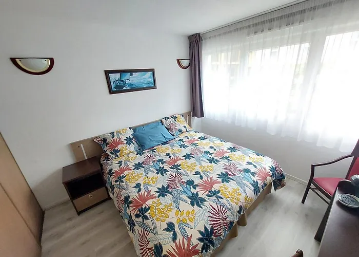 Meuble Avec Parking Idealement Place Apartment *